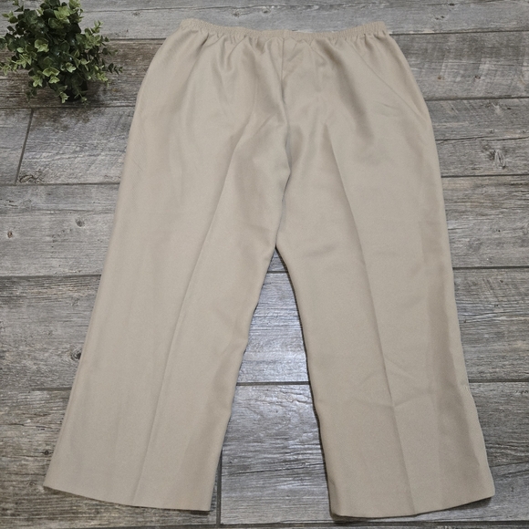 Alfred Dunner Light Tan Classic Grannycore Business Casual Trousers, Size 20W - Picture 6 of 7